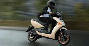 2025 Ather 450X Hyper Sand वेरिएंट एक्शन में